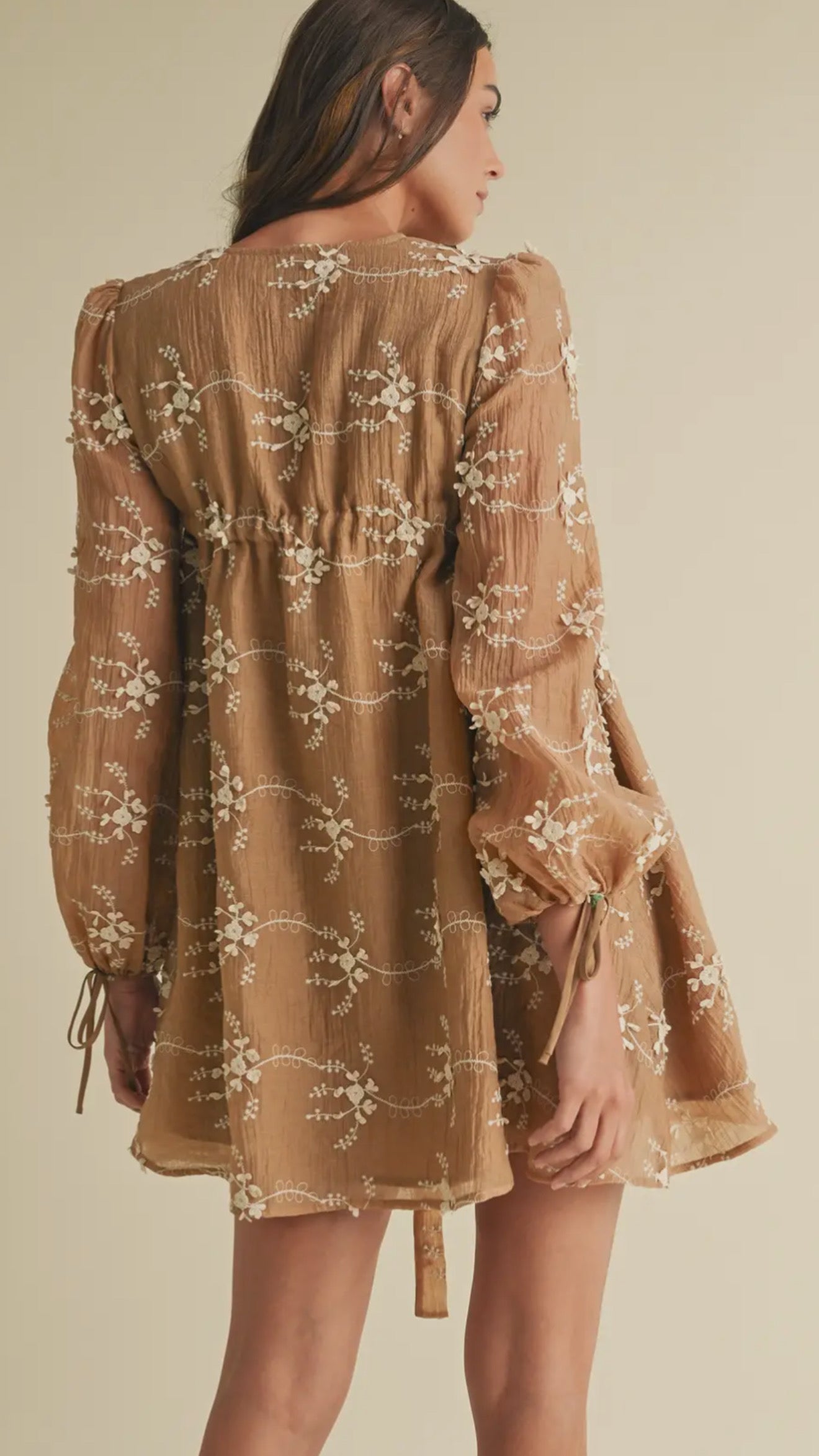 Floral dress with balloon sleeve