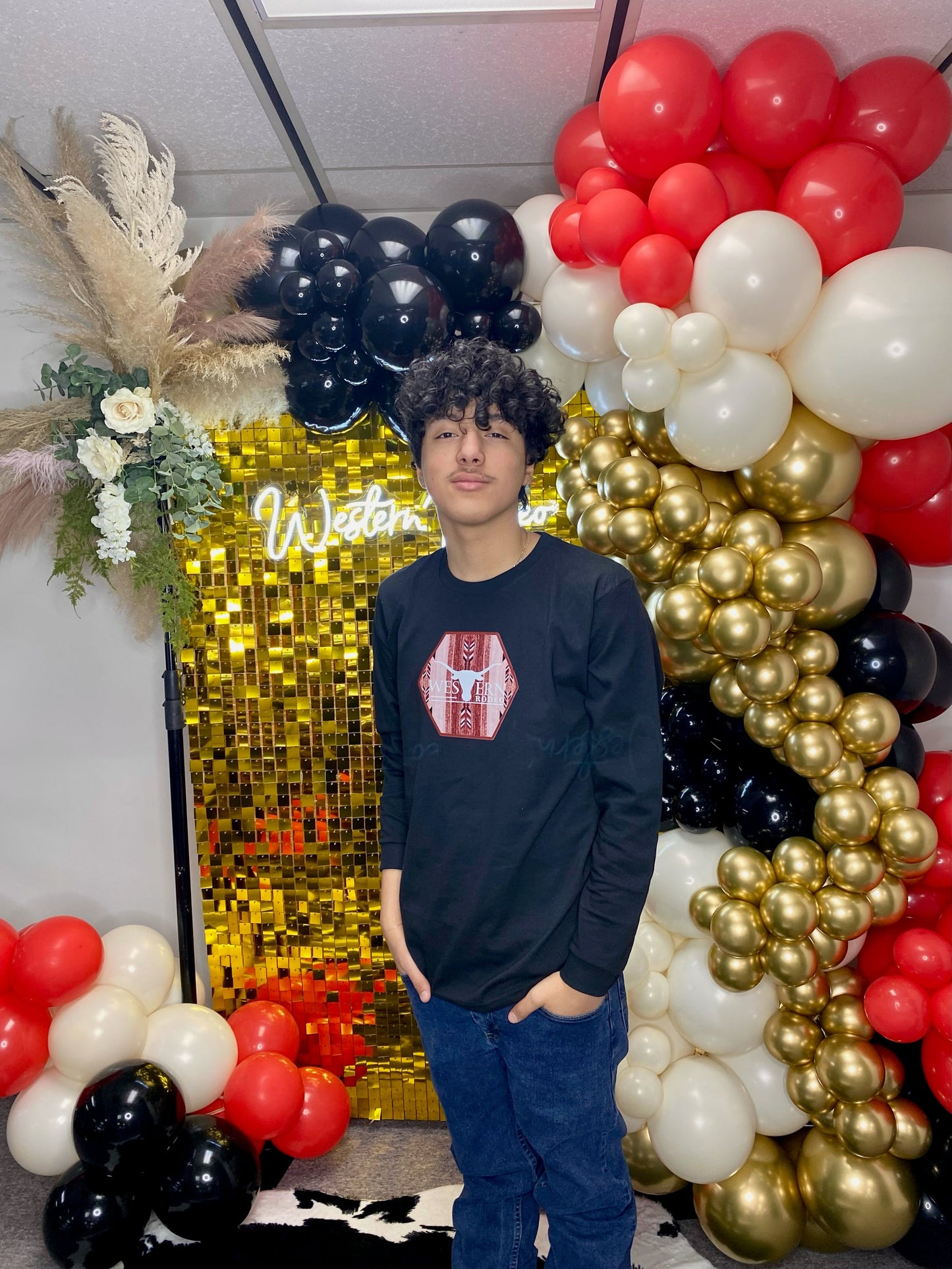 Unisex black logo Aztec