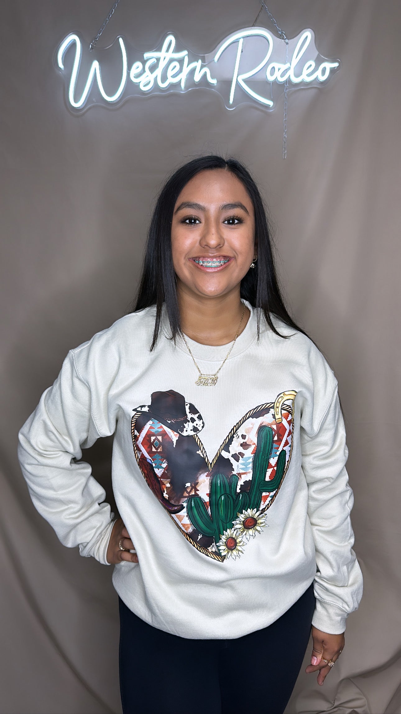 Crewneck sand heart