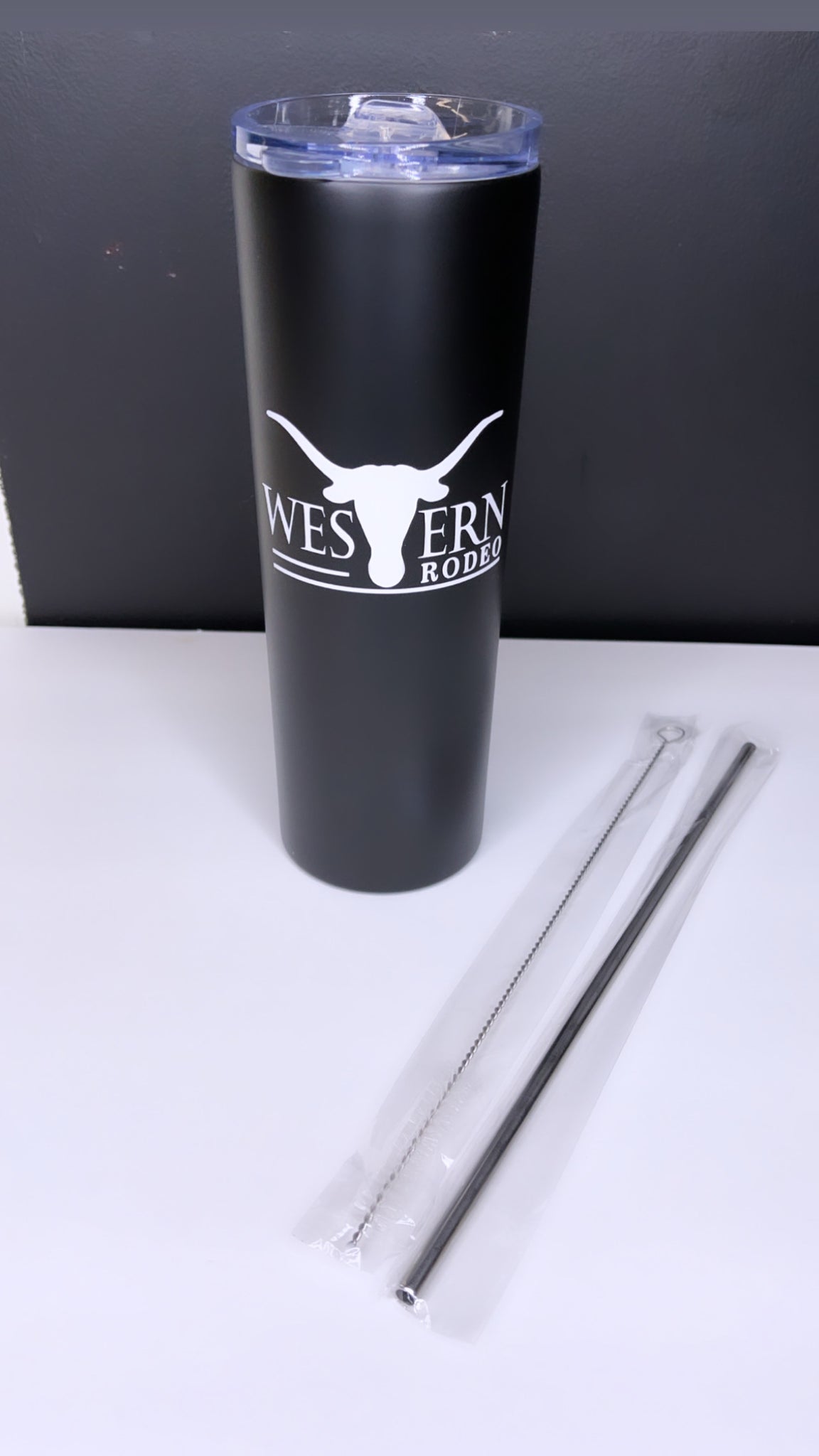 Tumbler silver straw