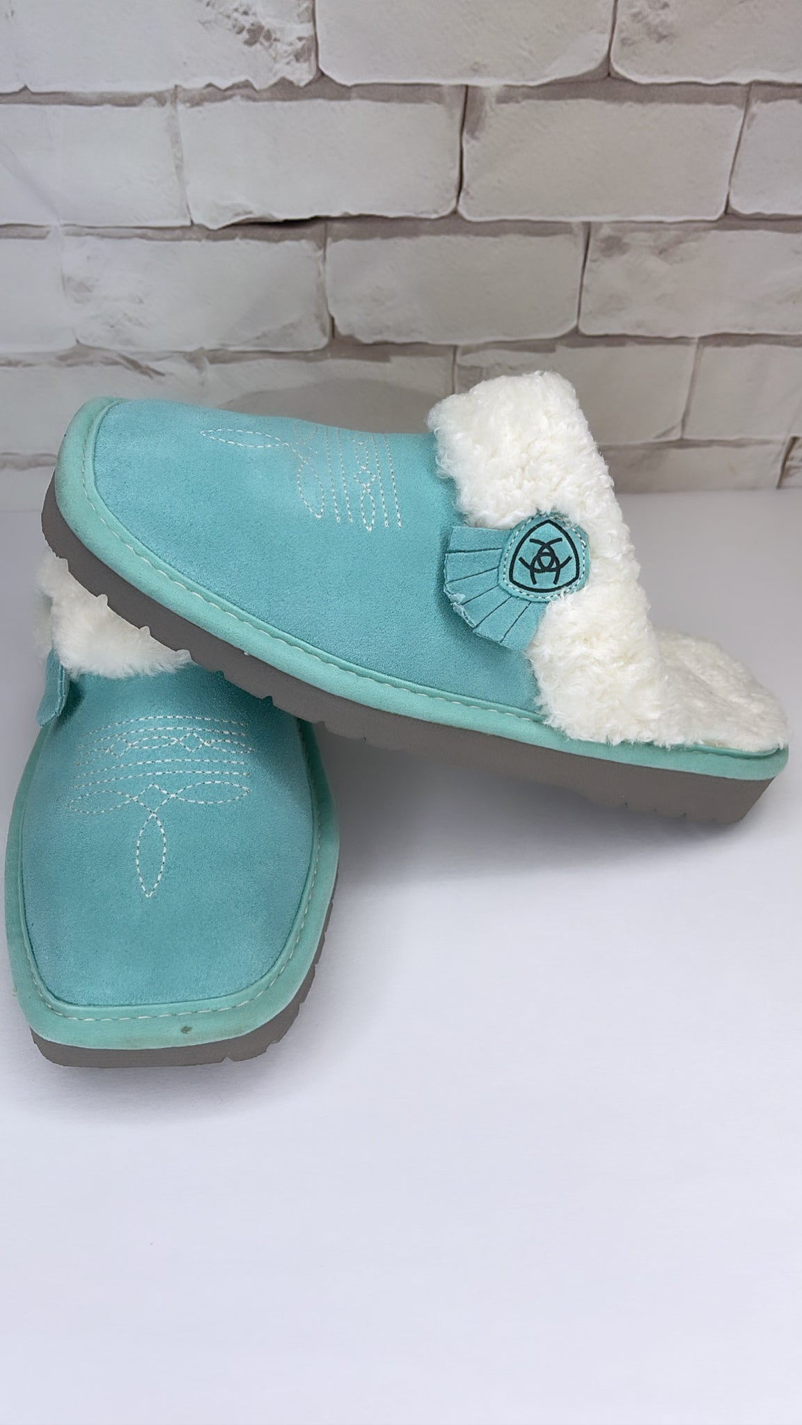 Ariat slippers turquoise